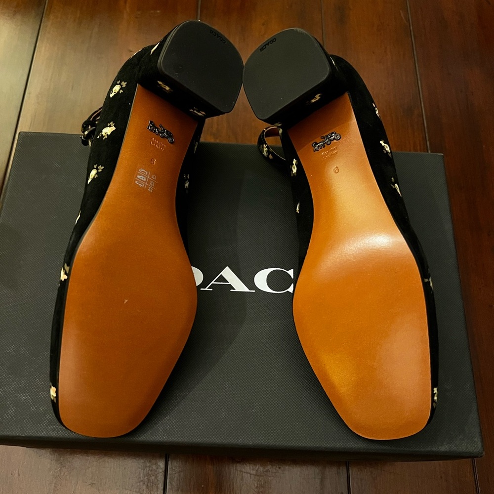 NWT Coach suede pumps size 6 - Picture 3 of 8